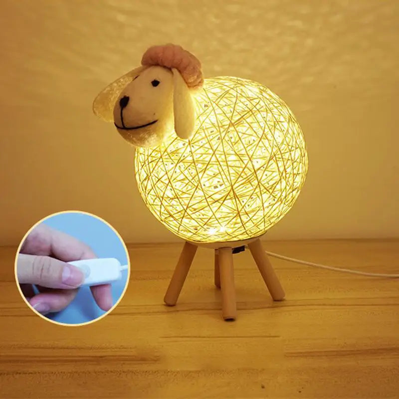Schaap Nachtlamp met Geweven Kap en Houten Basis voor Warme Sfeer