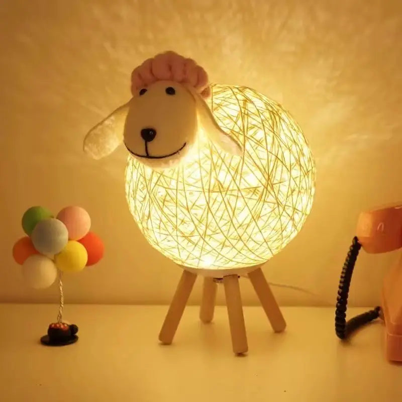 Schaap Nachtlamp met Geweven Kap en Houten Basis voor Warme Sfeer