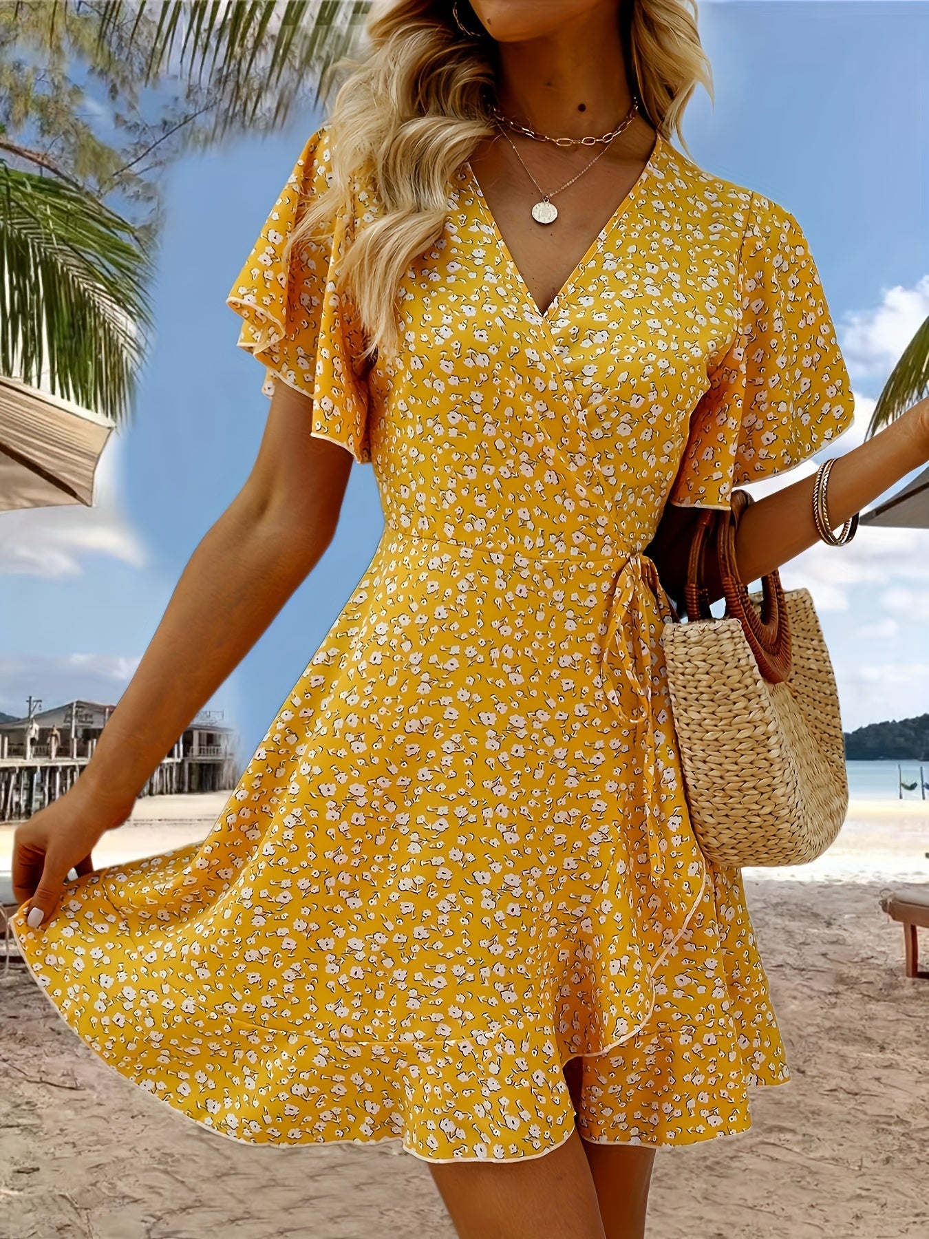 Luchtige Dames Zomerjurk met Bloemenprint en Elegante Overslag Pasvorm