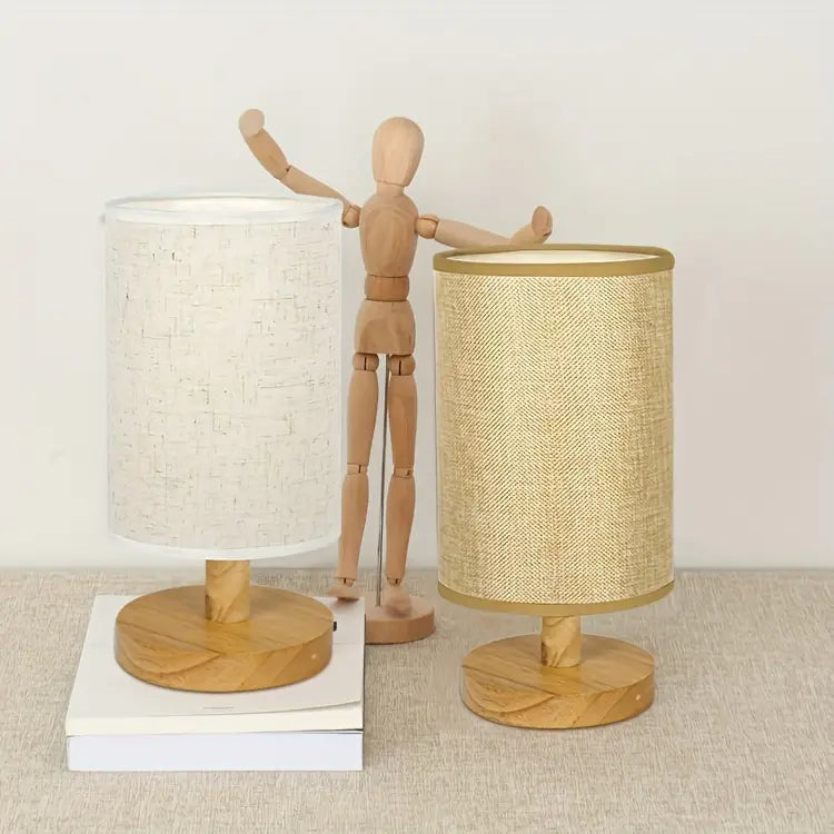 Minimalistische Tafellamp met Houten Basis en Stoffen Kap voor Sfeervol Licht