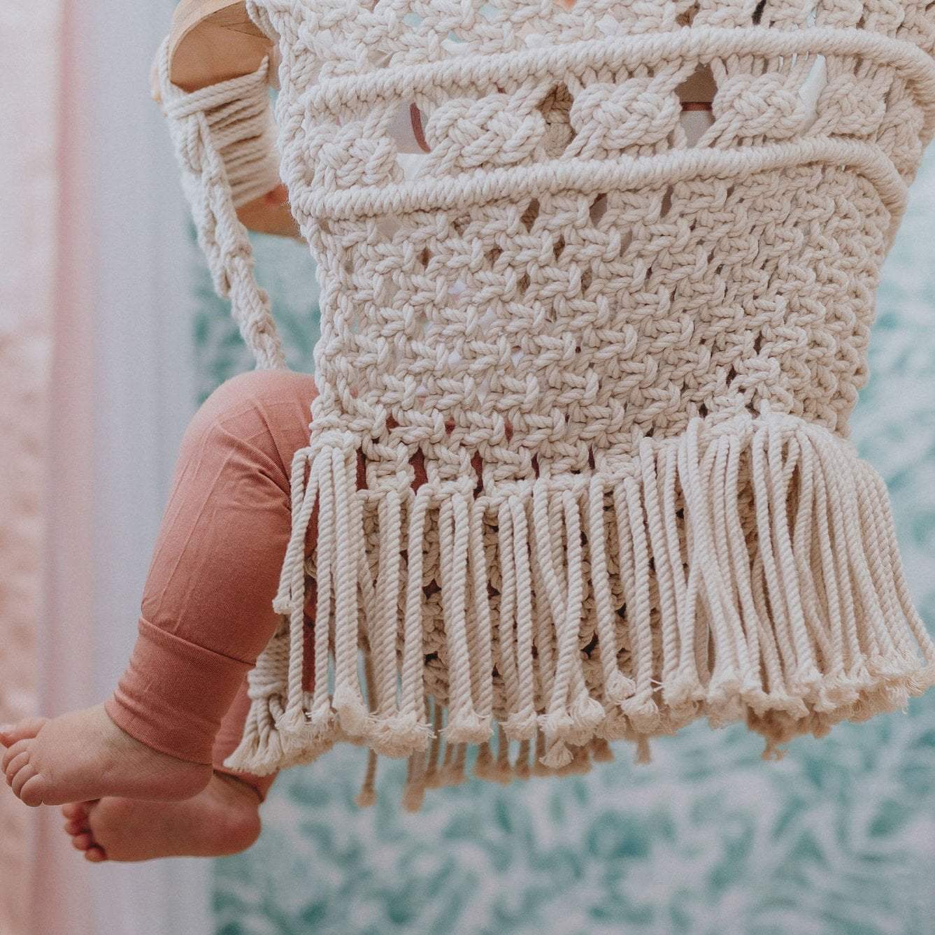Handgemaakte Macramé Babyschommel – Veilig & Stijlvol Genieten